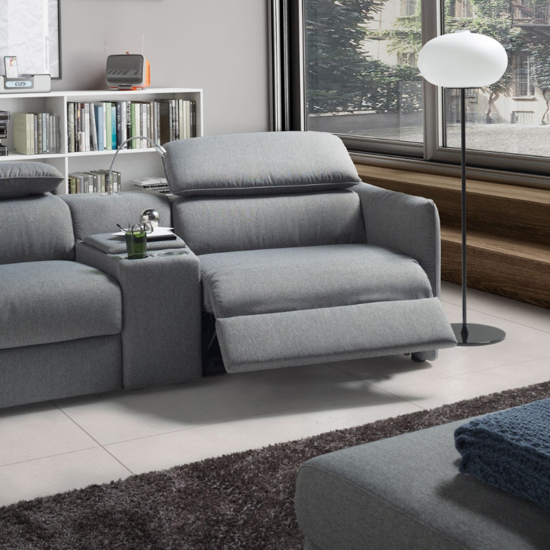 Cine en Casa con Estilo: Dos Salas Italianas que Transforman tu Espacio