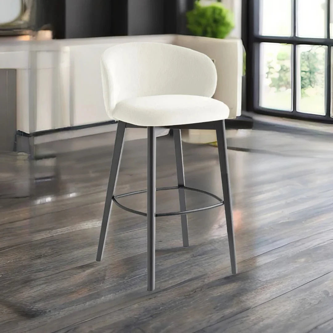 Banco alto Italiano de lujo Tuka de madera. Muebles Italianos