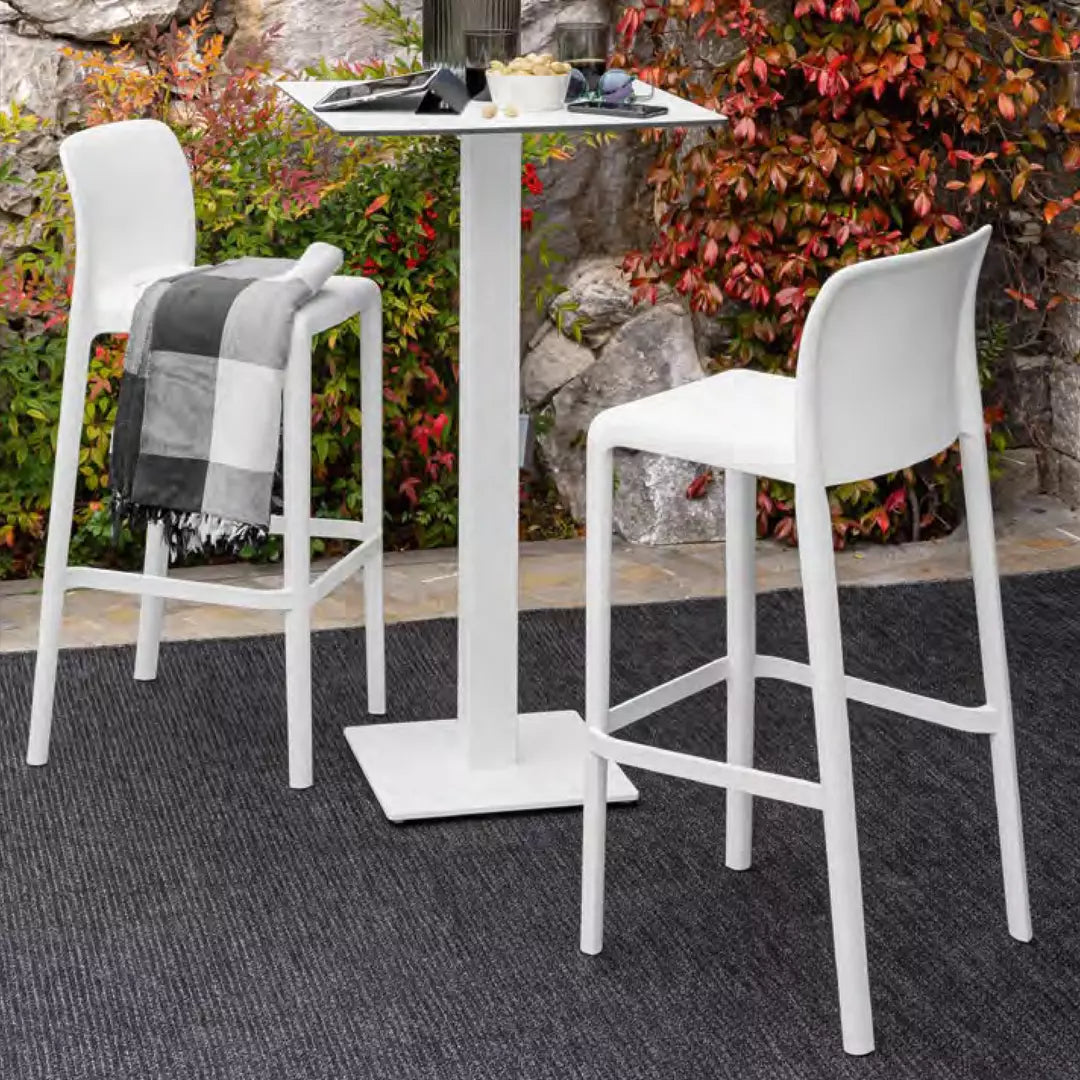 Banco Bayo alto polipropileno. Muebles Italianos