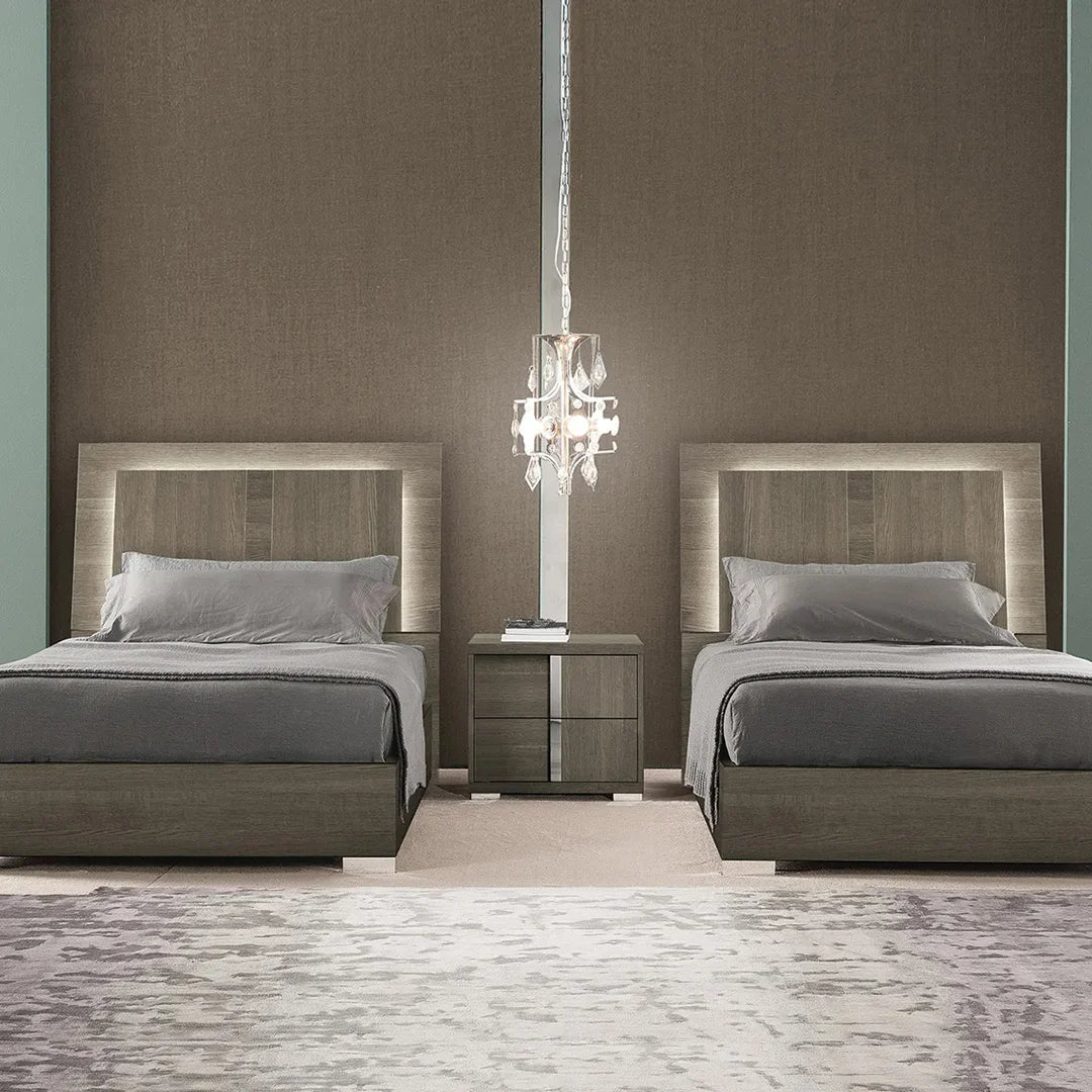 Cama Tivoli individual (luz incluída). Muebles Italianos