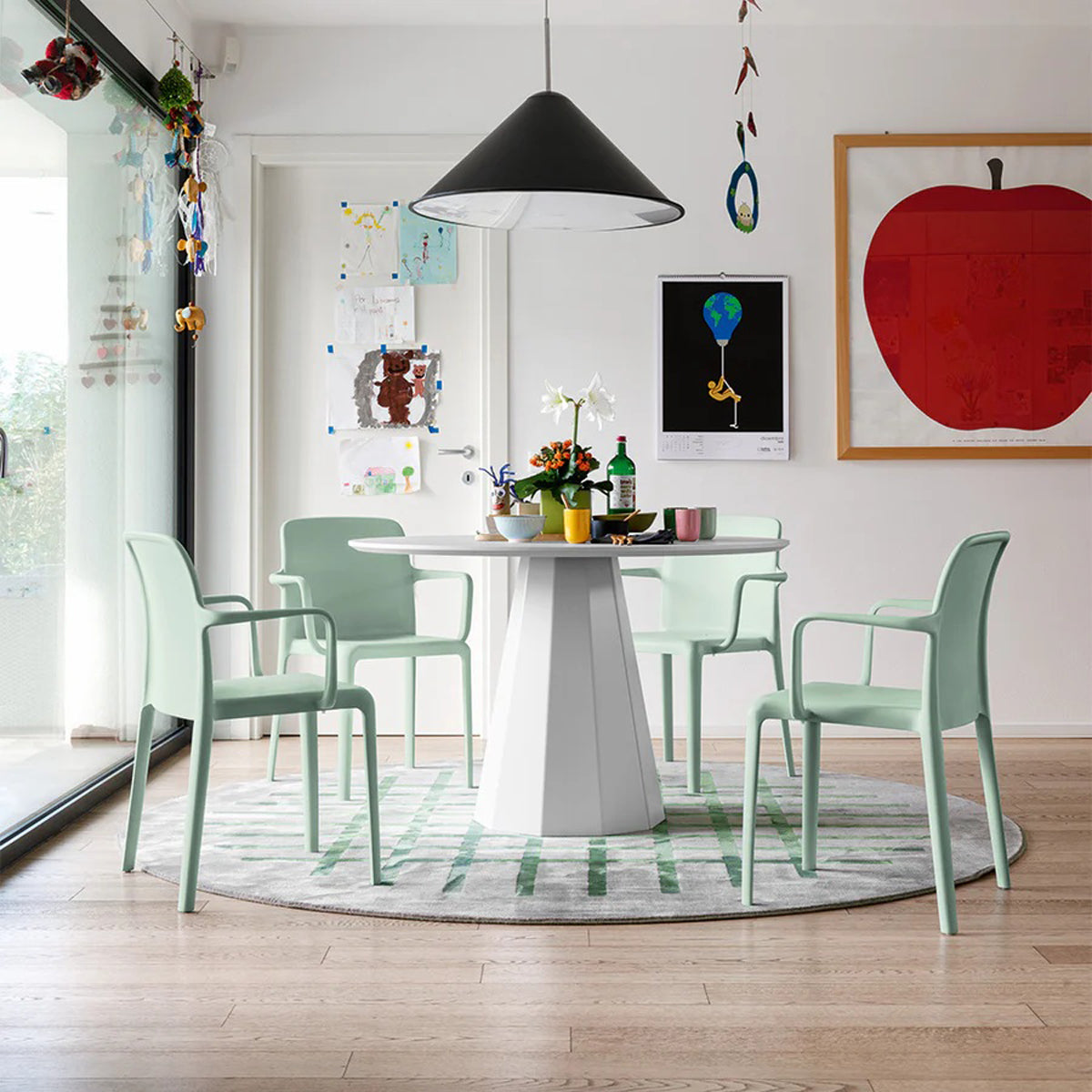 Silla Italiana sustentable Bayo con brazos