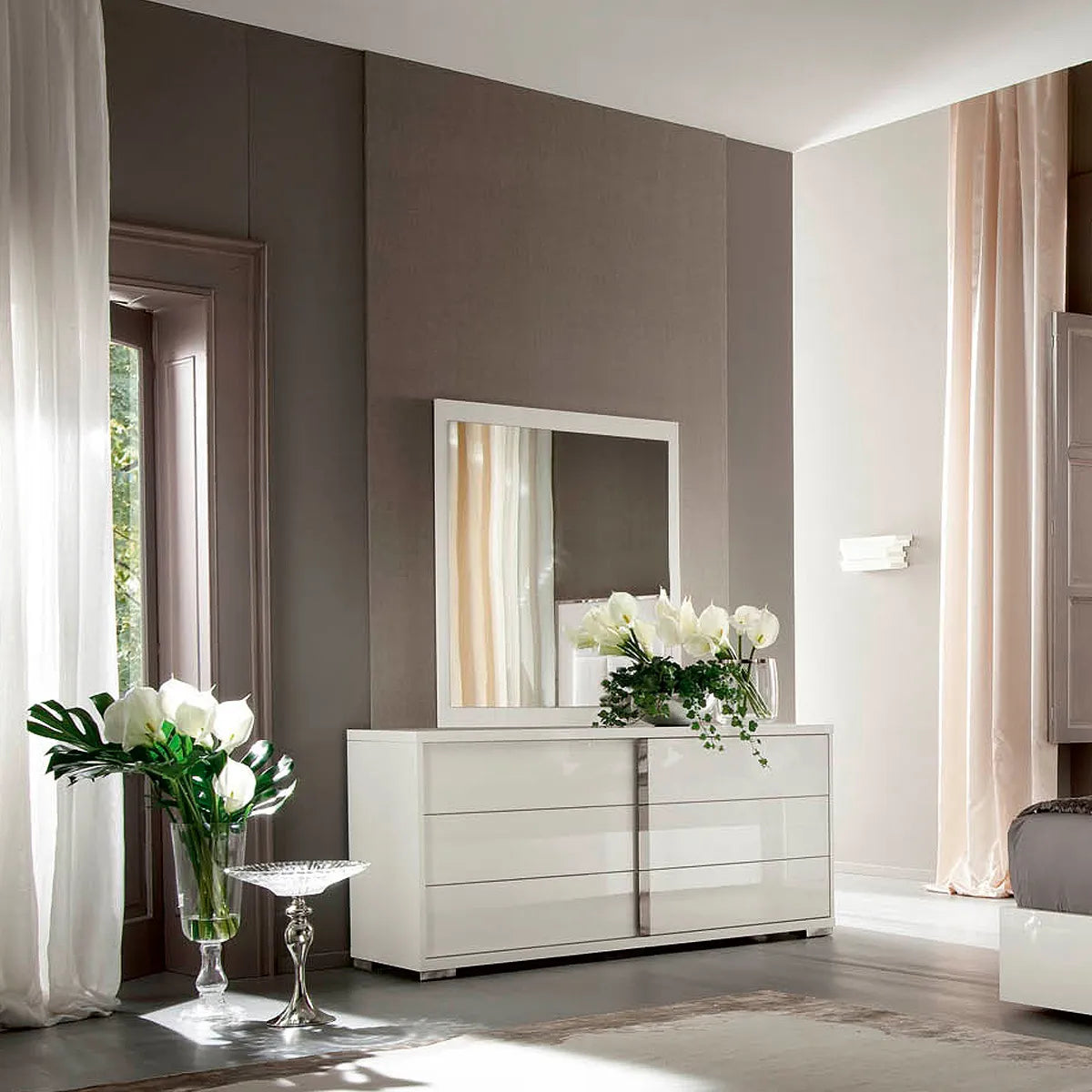 Espejo Imperia de recámara. Muebles Italianos