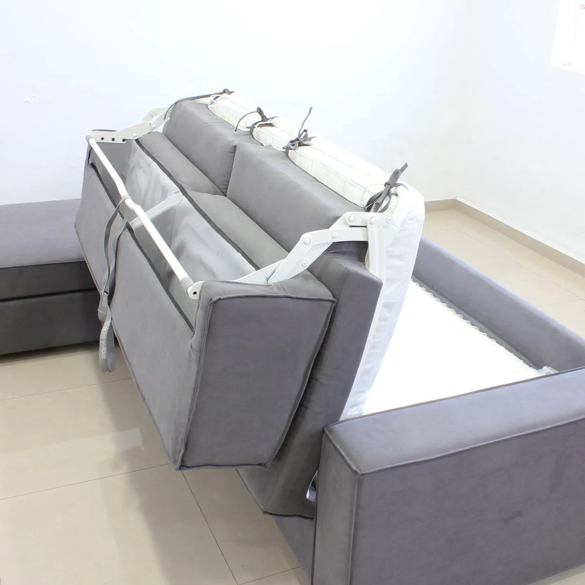 Esquinero sofá cama Bang Peninsola. Muebles Italianos