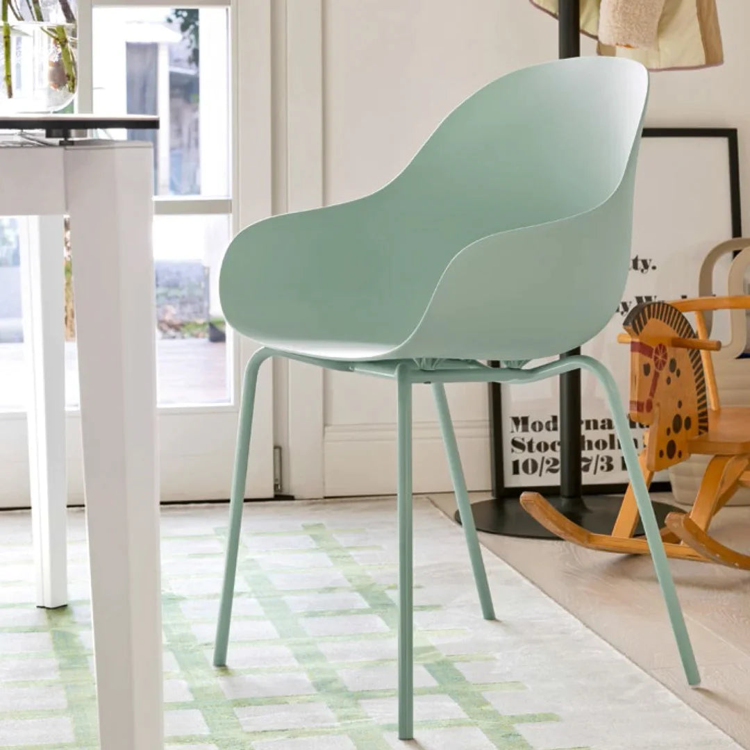 Silla para comedor Academy sustentable de metal. Muebles Italianos