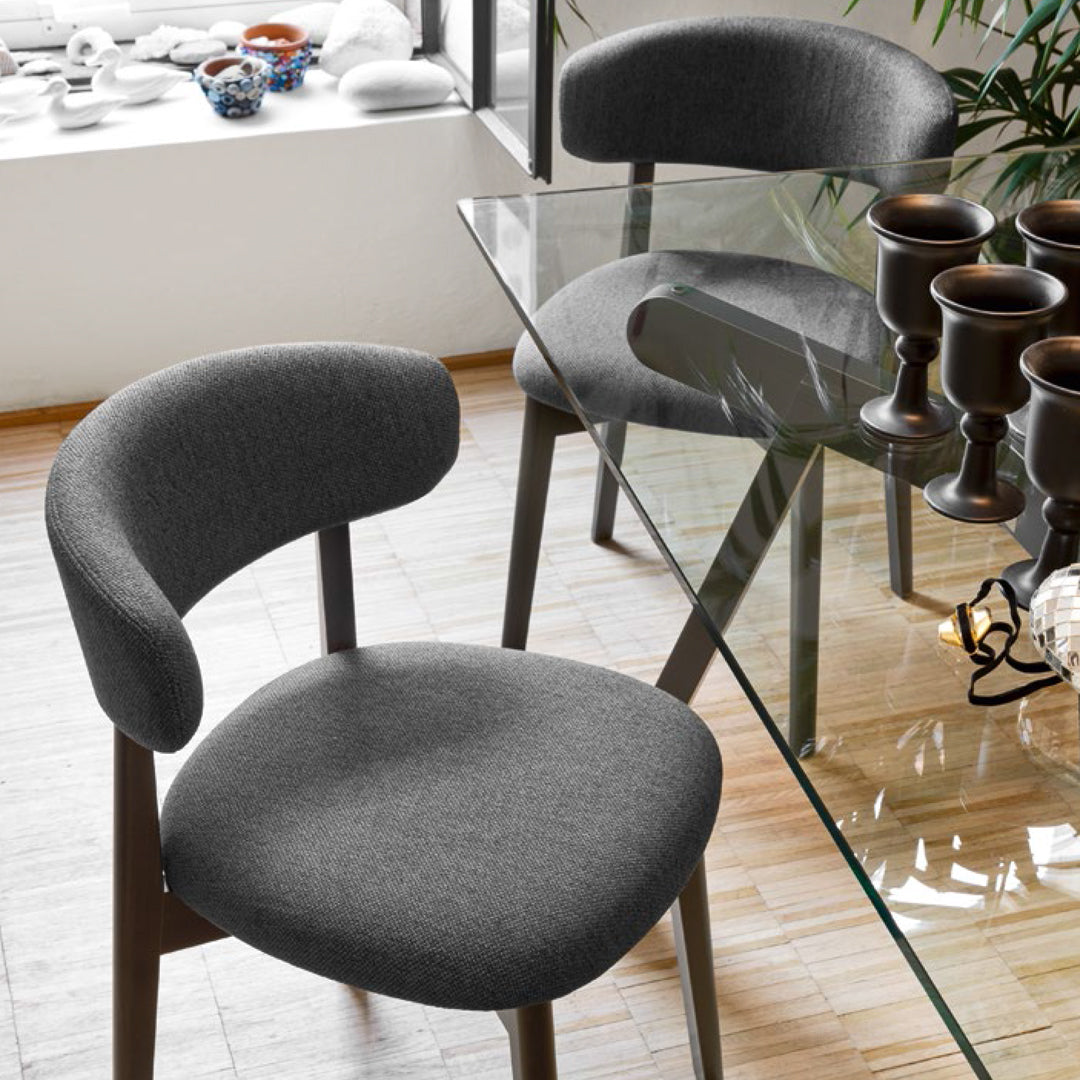 Silla para comedor Talks de tela y tipo piel. Muebles Italianos
