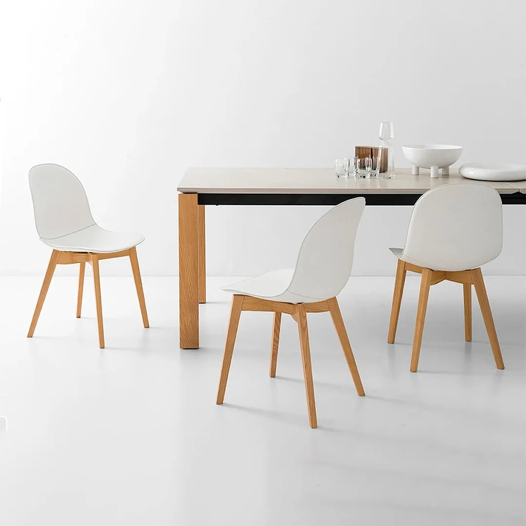 Silla de base de madera Academy tipo piel para Comedor. Muebles Italianos