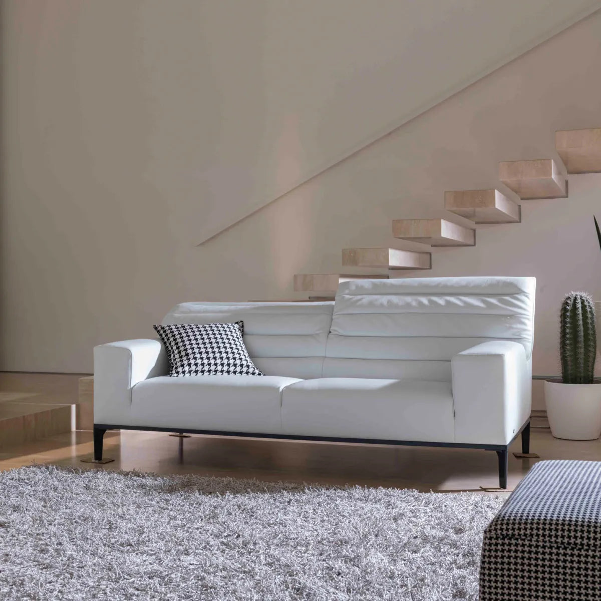 Sofá Shift de piel. Muebles Italianos