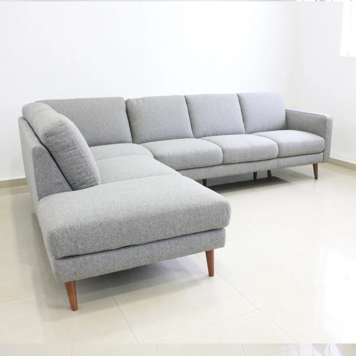 Esquinero Izquierdo Destrezza en tela. Muebles Italianos