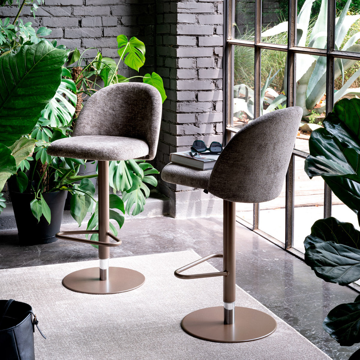 banco Tuka Mid con pistón