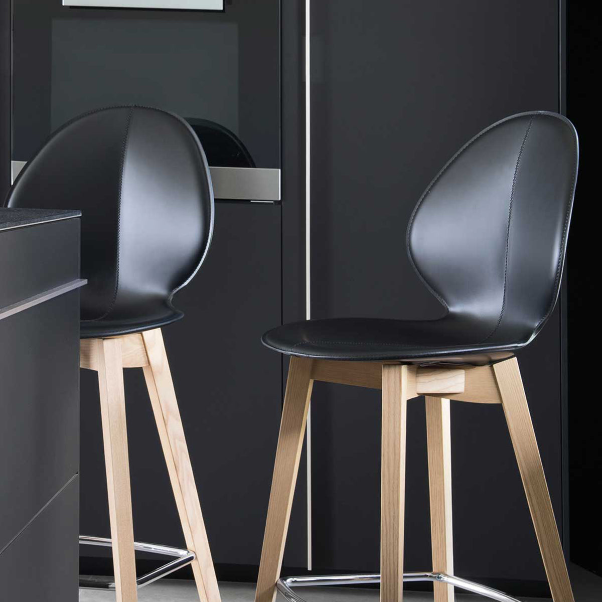 banco basil polipropileno y madera