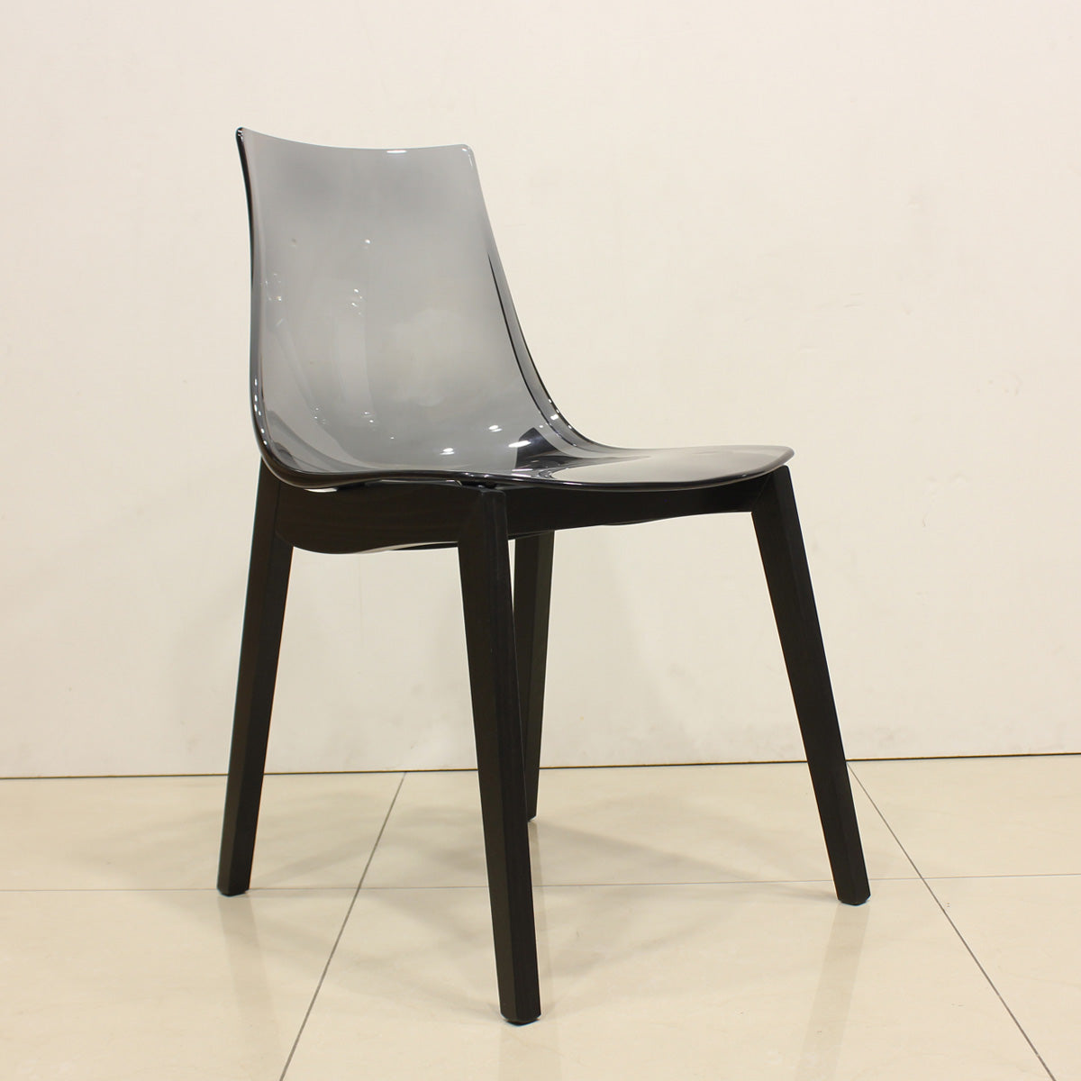 set de 2 sillas led grafito / humo. Muebles Italianos