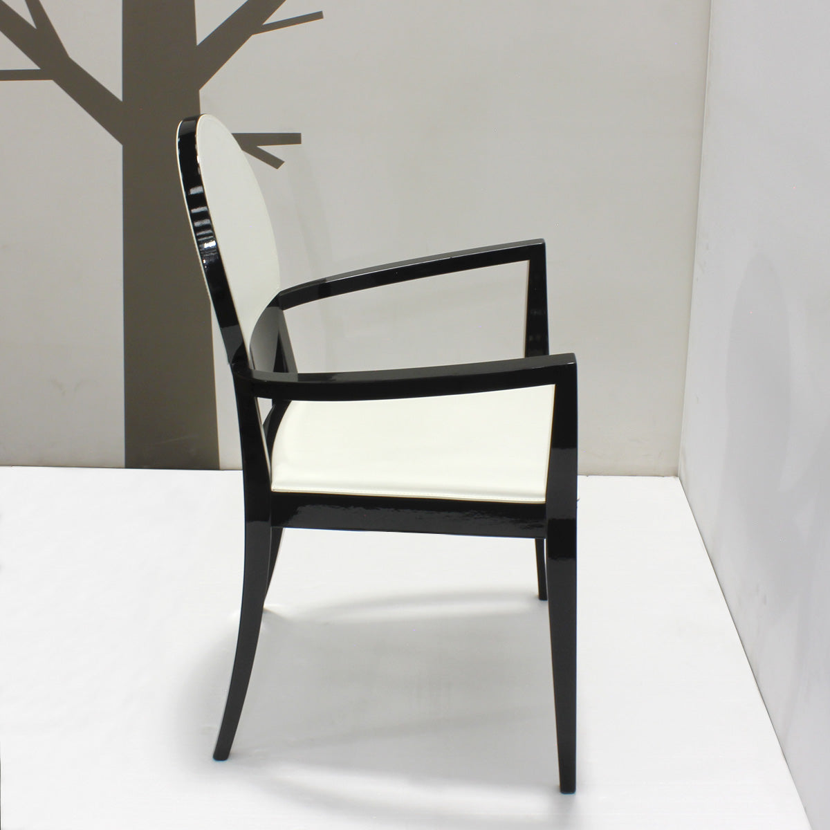 silla deja vu con brazos. Muebles Italianos