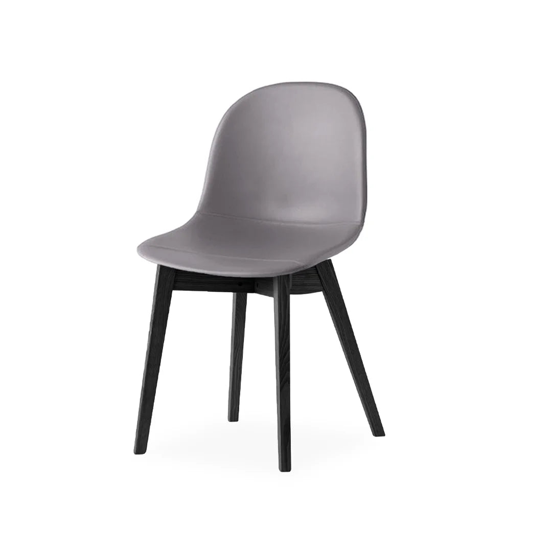 Silla de base de madera Academy tipo piel para Comedor. Muebles Italianos variant