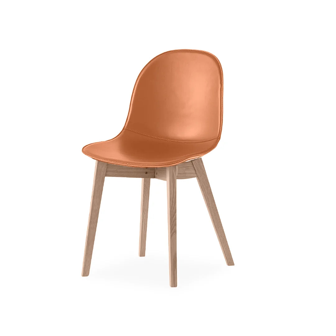 Silla de base de madera Academy de cuero para Comedor. Muebles Italianos variant