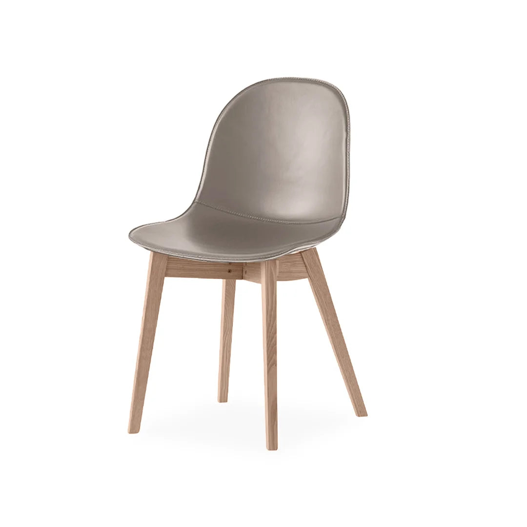 Silla de base de madera Academy de cuero para Comedor. Muebles Italianos variant