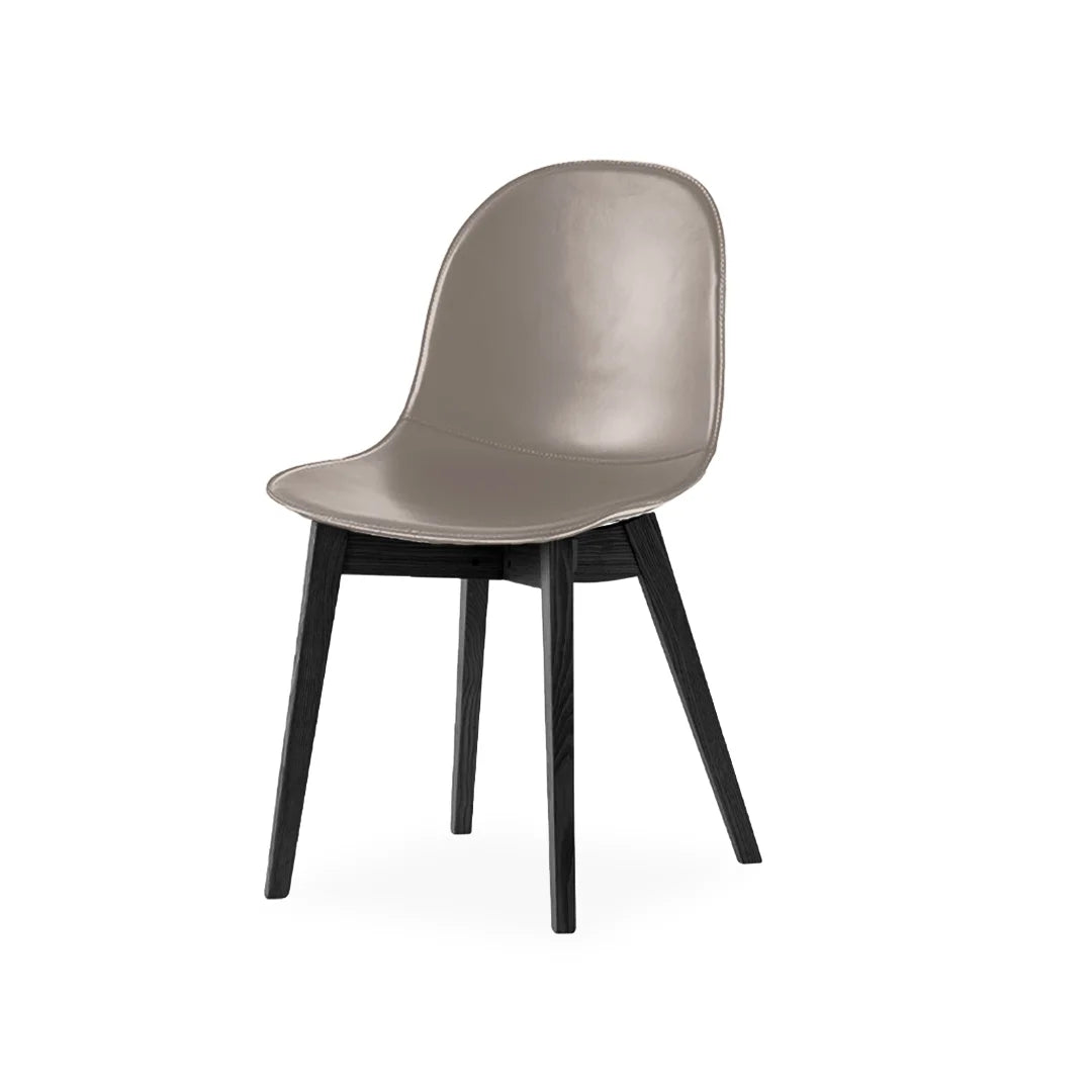 Silla de base de madera Academy de cuero para Comedor. Muebles Italianos variant