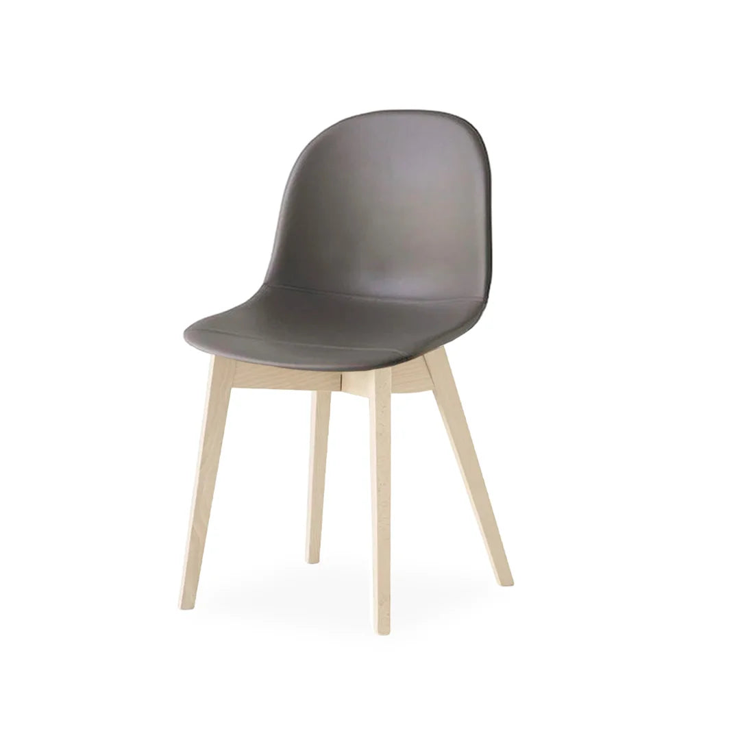 Silla de base de madera Academy tipo piel para Comedor. Muebles Italianos variant