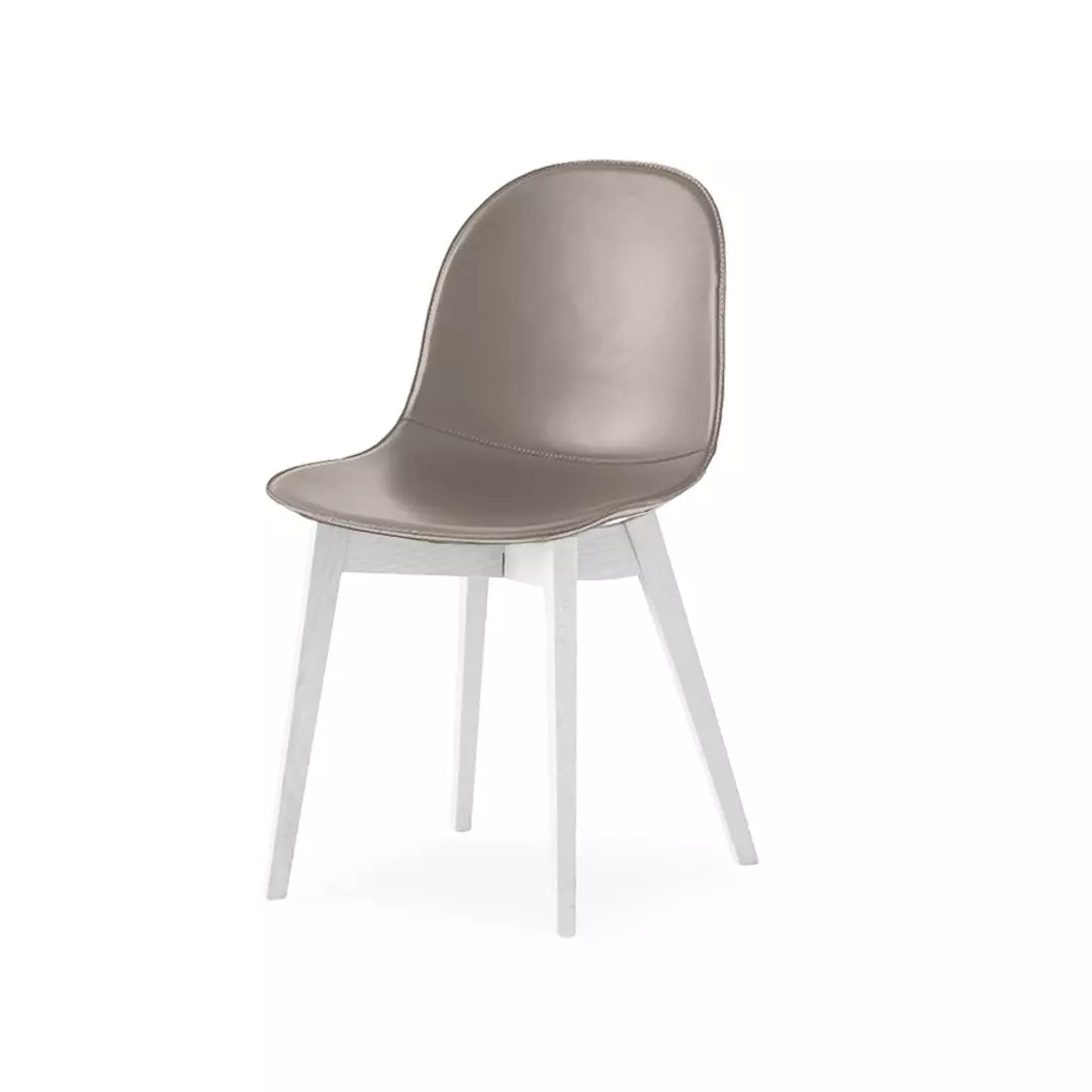 Silla de base de madera Academy de cuero para Comedor. Muebles Italianos variant