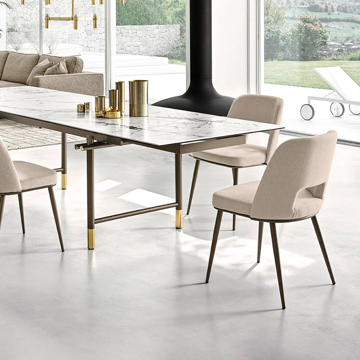 Personaliza tu Comedor con Estilo: Sillas de Calligaris en Akabani Muebles