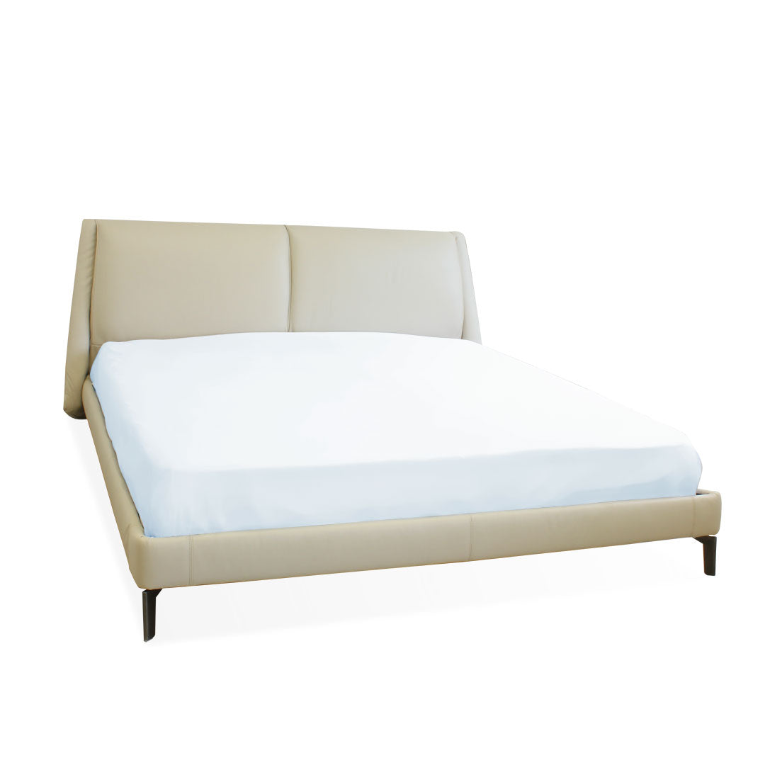 Cama Cuzco Natuzzi Queen Size piel Le Mans rosa beige