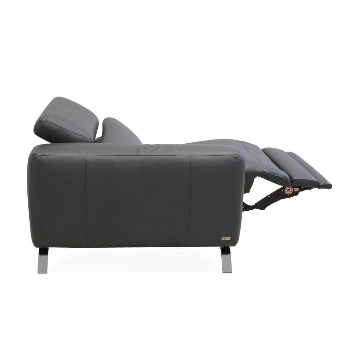 Esquinero Pensiero Natuzzi de piel antracita