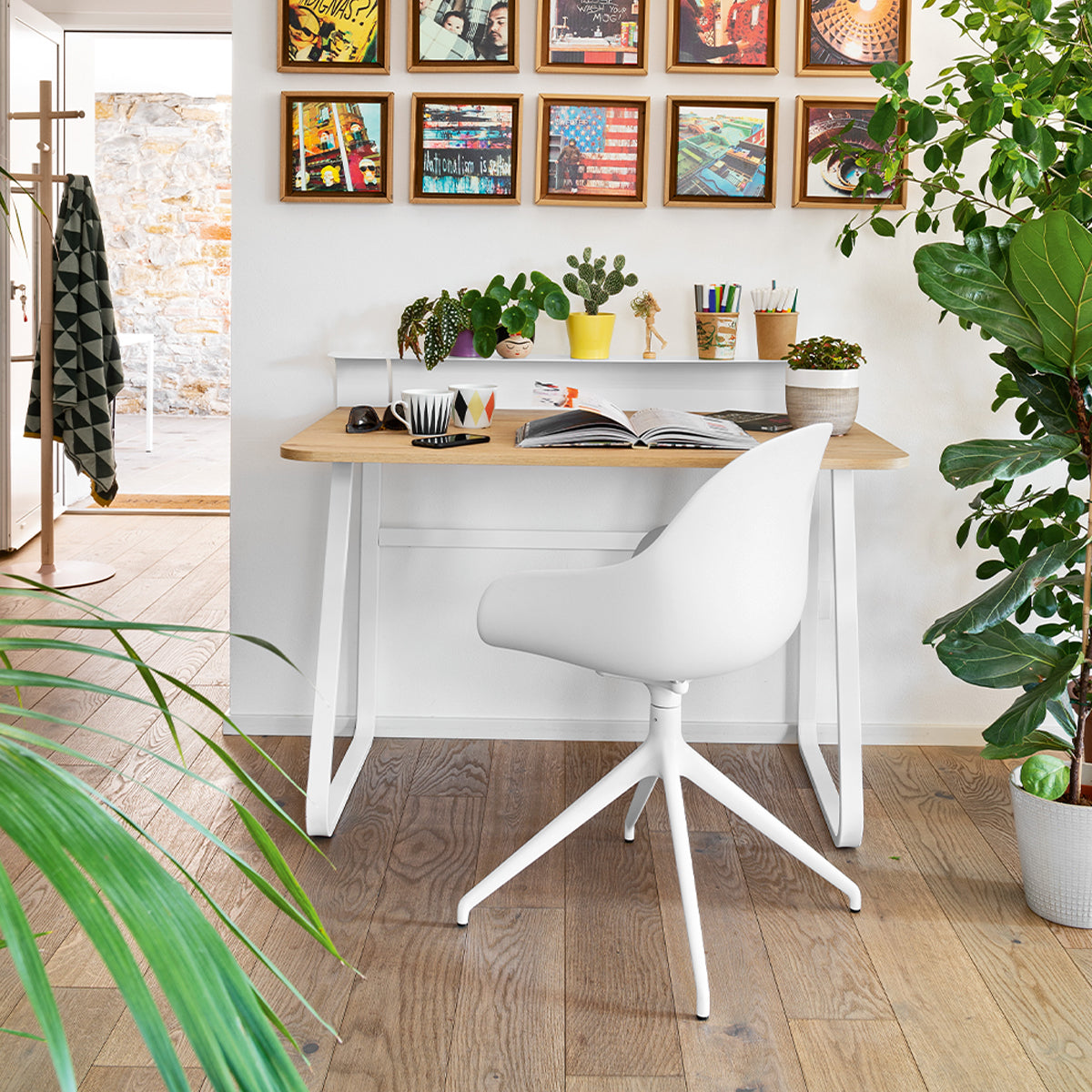 Silla giratoria Academy 180º sustentable con brazos